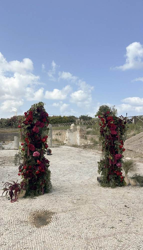 Chuppah floral columns