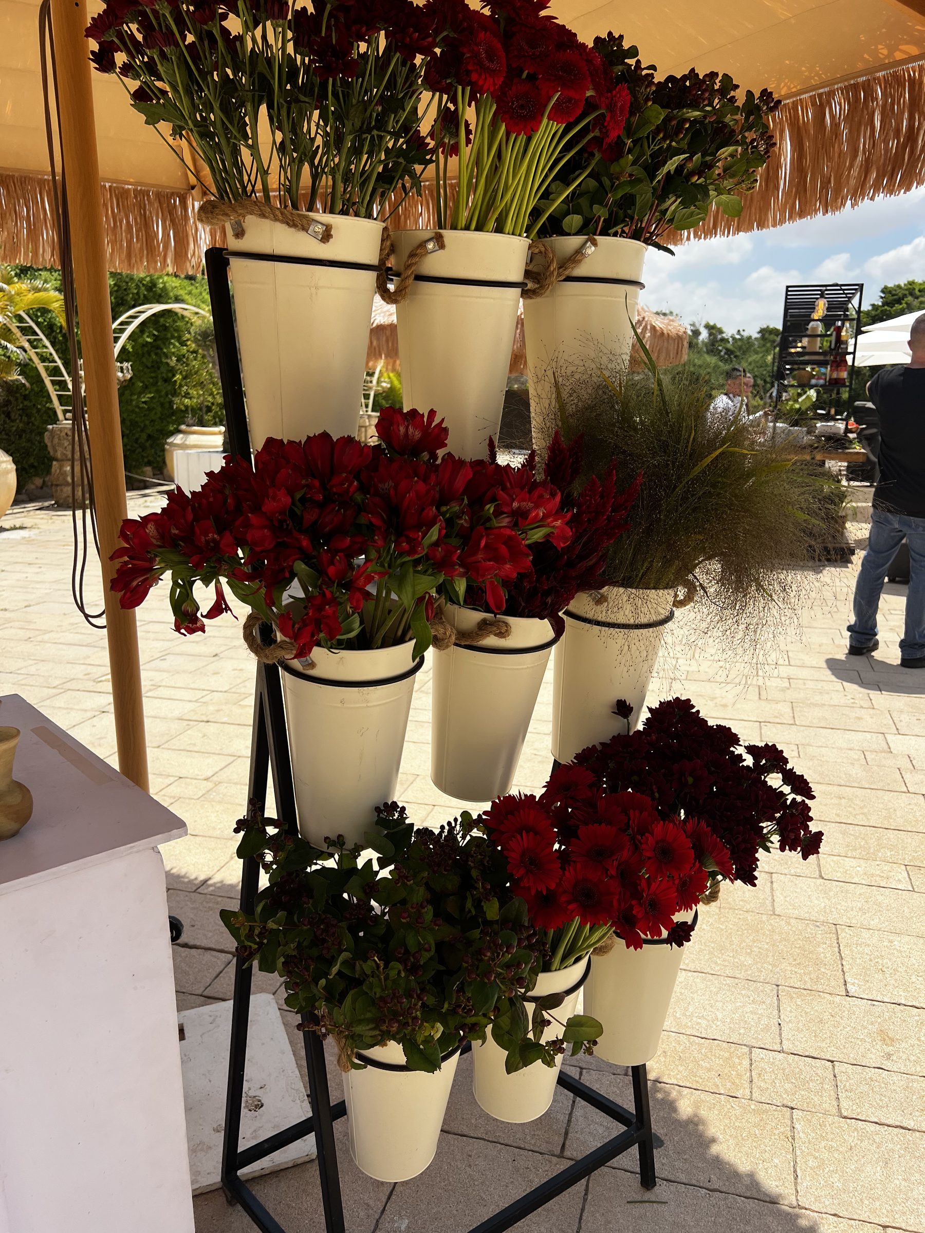 Flower bar arrangement